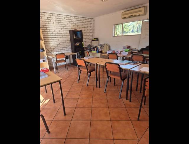 BUSINESS PROPERTY TO RENT IN ELDORAIGNE